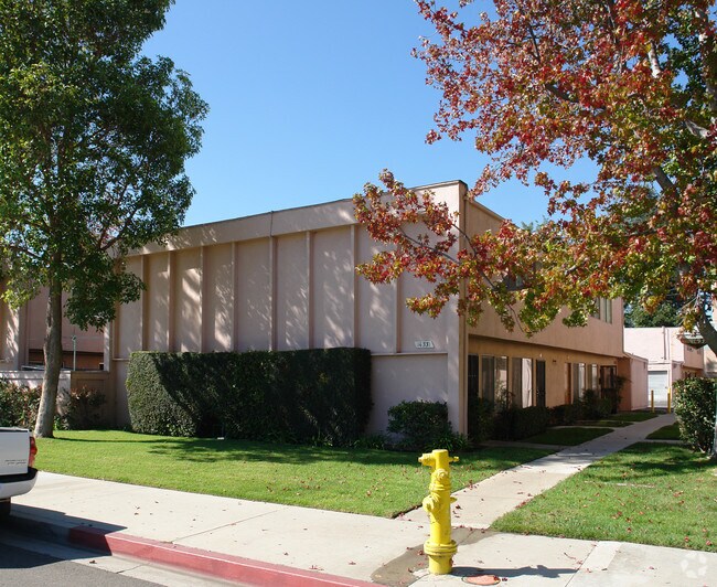 Building Photo - 14331 Chestnut St