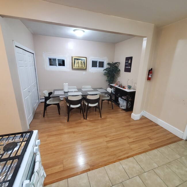 Dining Area - 129 W 31st St