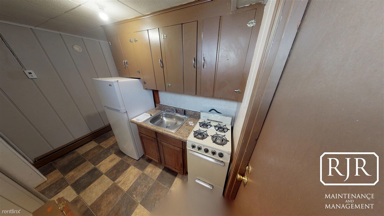 Primary Photo - 412 E Ave D