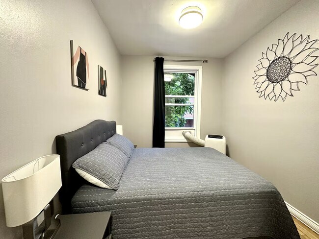 Building Photo - 3566 Rue Clark