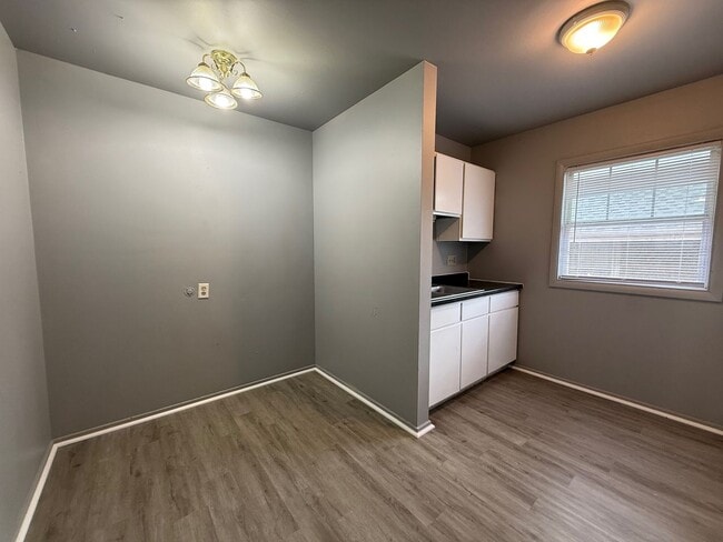 Building Photo - 205 S Parker Ave