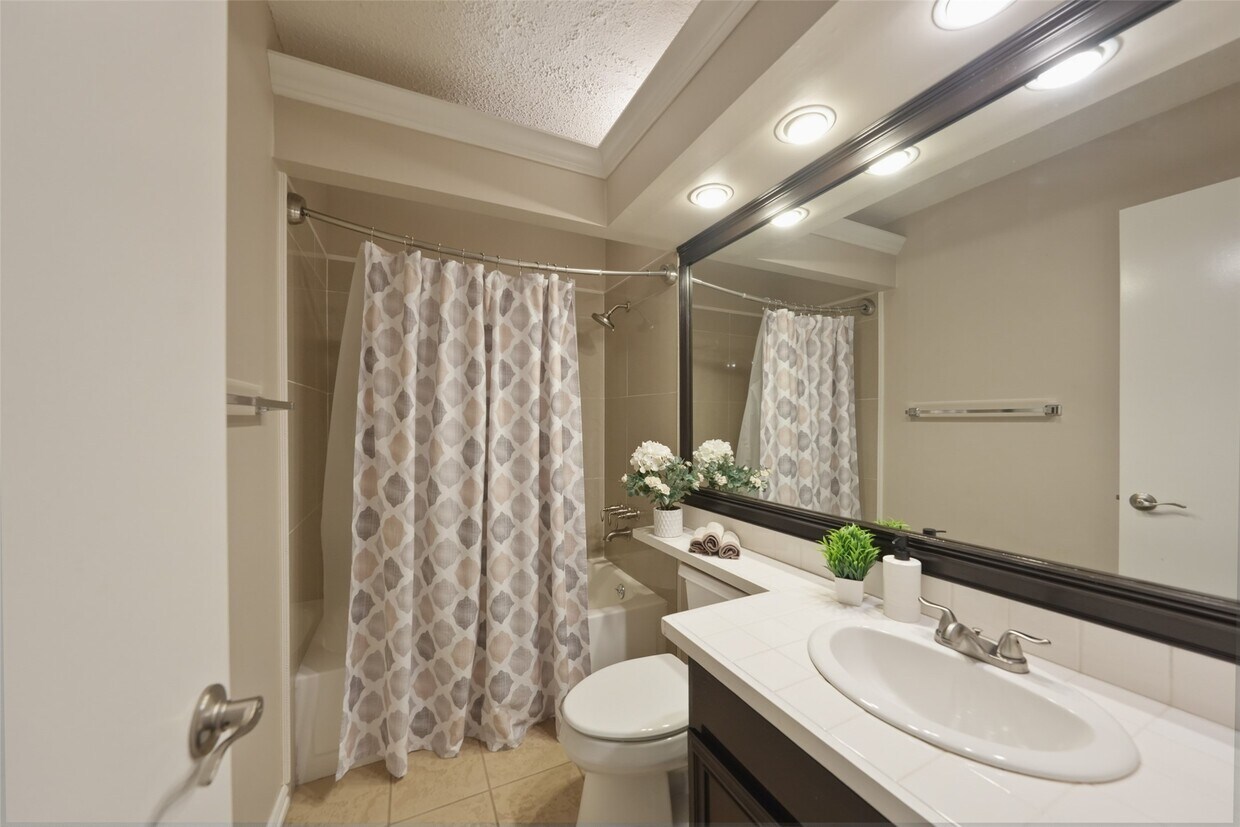 Foto del edificio - 3311 Golden Trails Dr