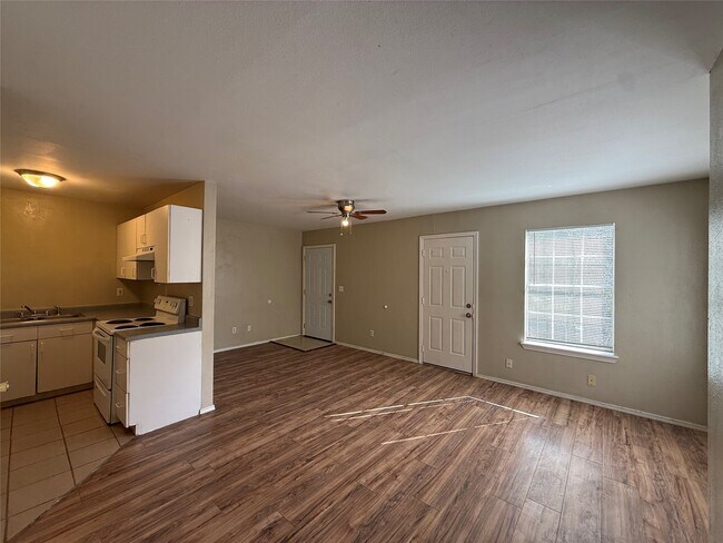 Building Photo - 4714 Oleander St