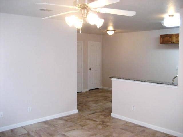 Foto del edificio - 717 Claremont Pkwy