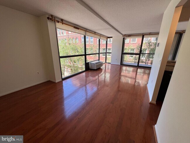 Foto del edificio - 233 S 6th St