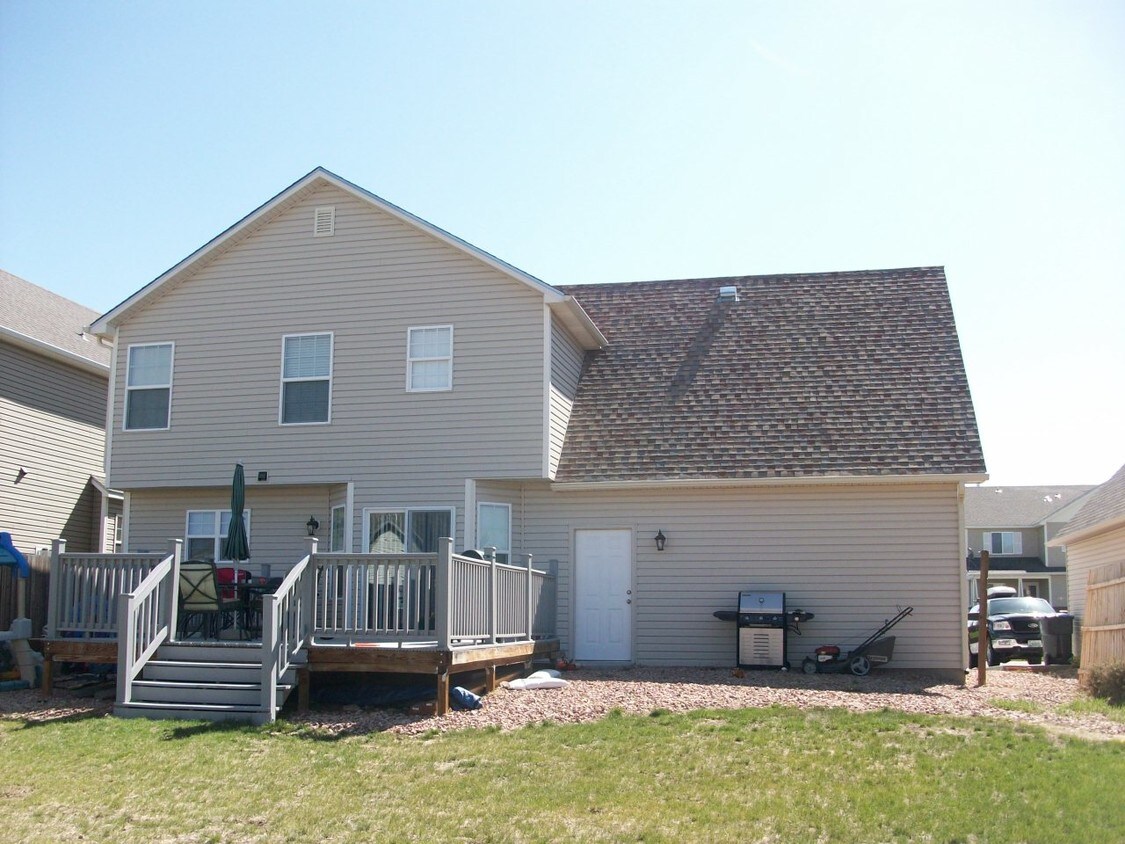 Building Photo - 4806 Garnet Way