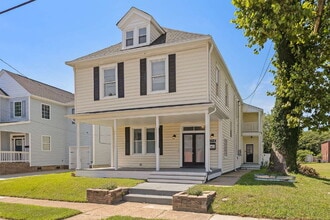 Building Photo - 110 S Willard Ave