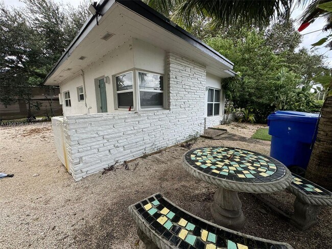 Foto del edificio - 5306 NW 18th Ave