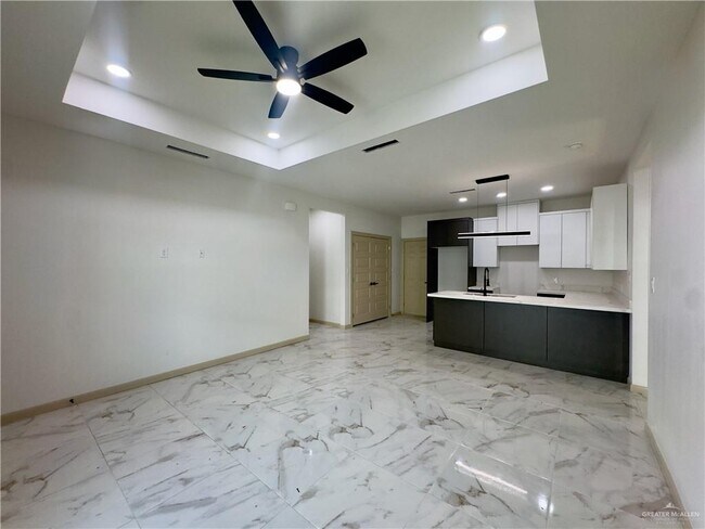 Foto del edificio - 1304 Rosewood Ln