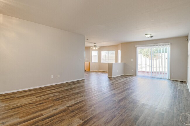 Foto del edificio - 12446 W Ash St