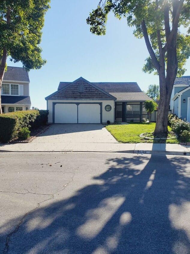 Foto del edificio - Home For Rent 3 Bedrooms and 2 full Bathrooms