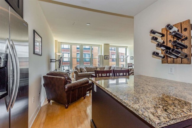 Foto del edificio - 1125 Maxwell Ln