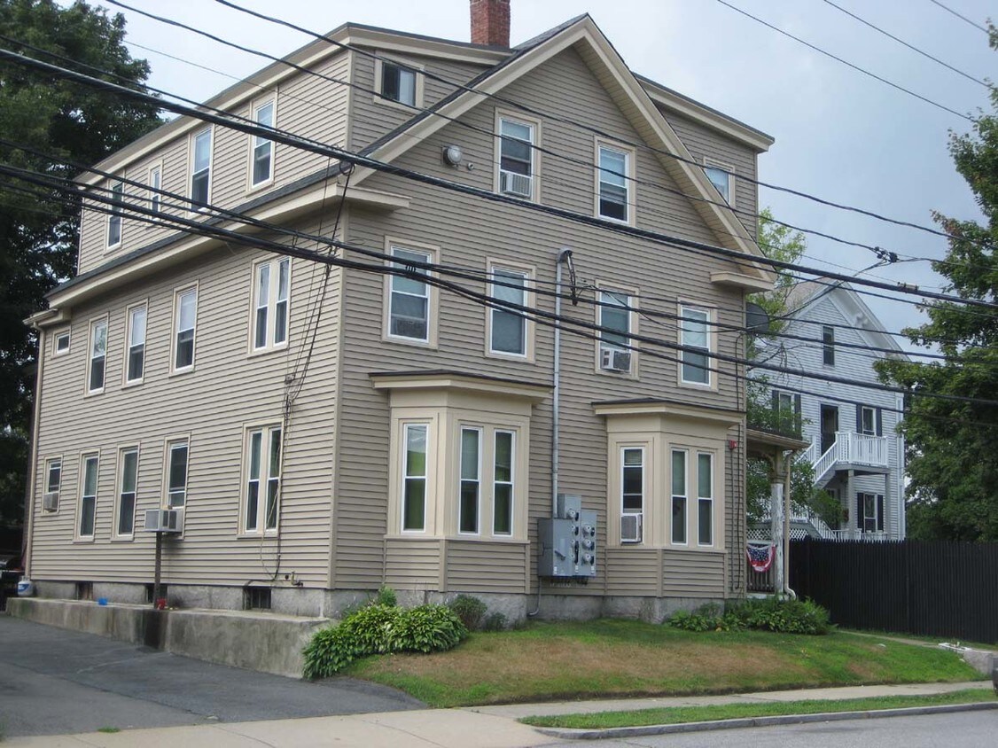 Primary Photo - 8 Richardson St