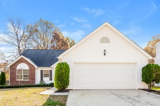 Building Photo - 2222 Sloan Dr