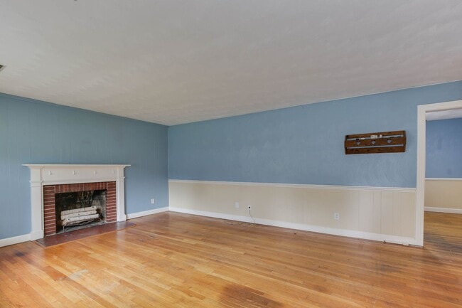 Building Photo - 105 Adams Dr