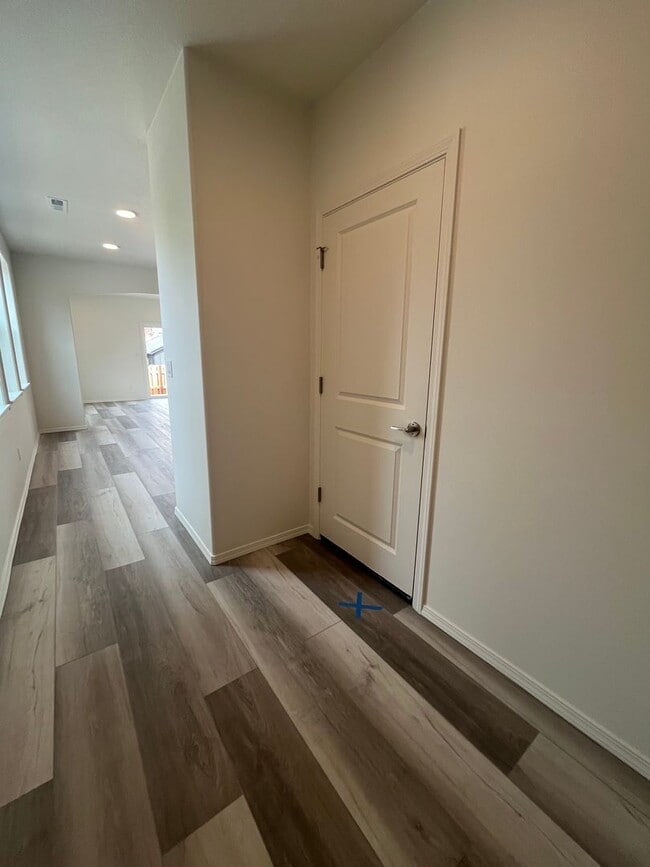 Photo - 975 W 27th House