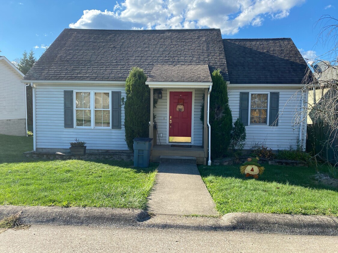 Primary Photo - 465 Westwood Ave