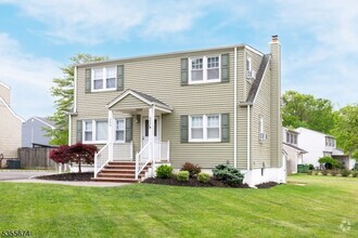 Building Photo - 200 Plainfield Rd