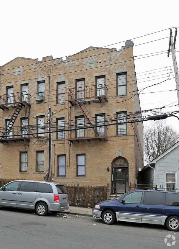 Primary Photo - 714 Penfield