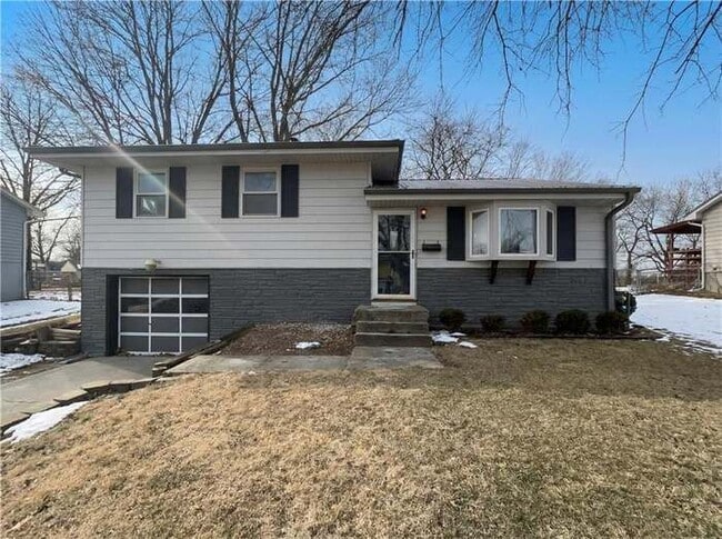 Building Photo - 5342 N Palmer Ave