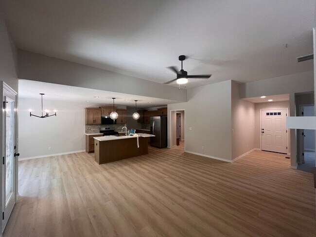 Foto del edificio - Beautiful, brand-new, 3-bedroom, 2-bath home in Nixa with a 3-car garage.