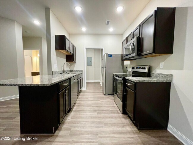 Foto del edificio - 8500 Westmont Dr