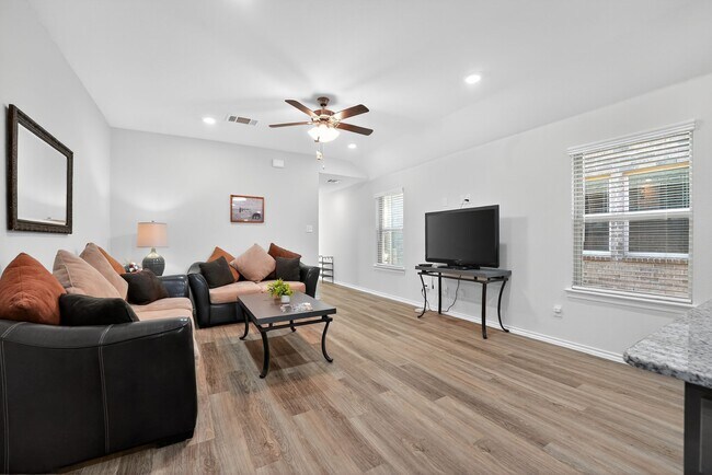 Foto del edificio - 906 Ramble Rd