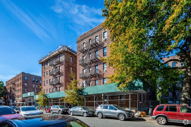 Building Photo - 835 Franklin Ave