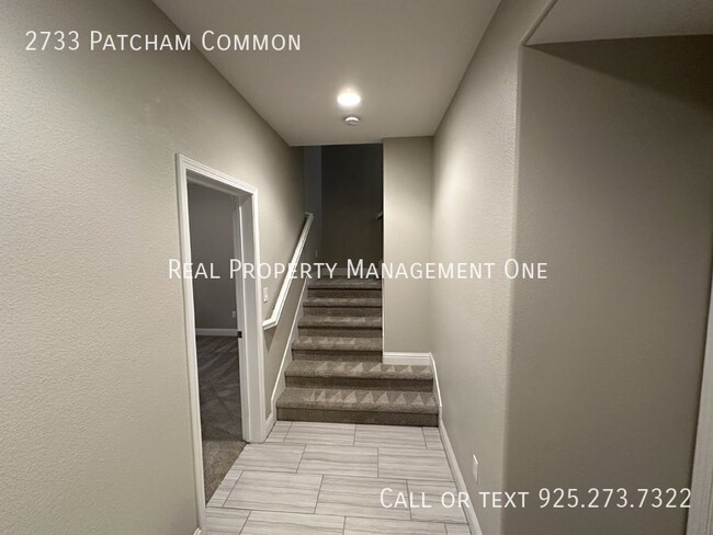 Building Photo - 2733 Patcham Common