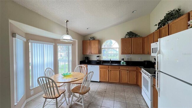 Foto del edificio - 2676 Autumn Creek Cir
