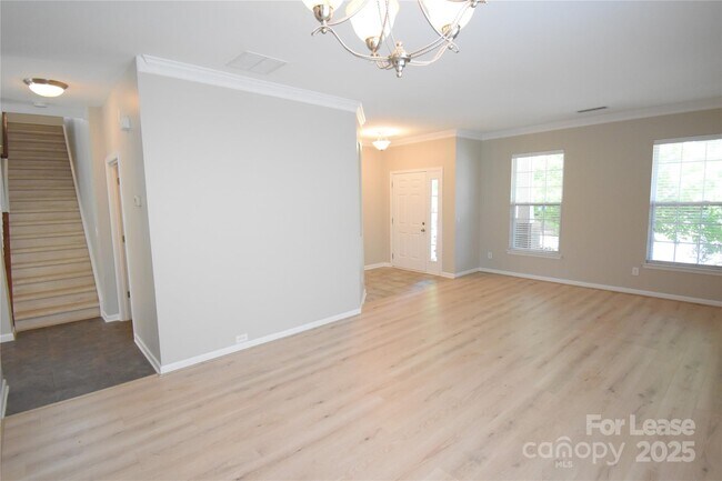 Building Photo - 3334 Crutchfield Pl
