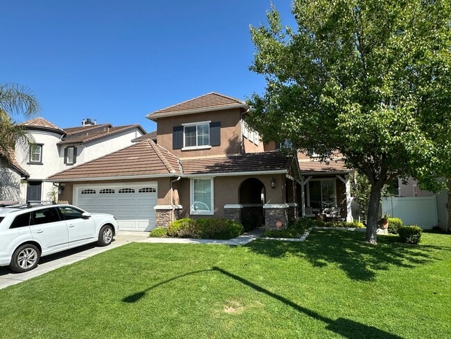 Building Photo - Beautiful 5 Bed/3 Bath Murrieta Gem with P...