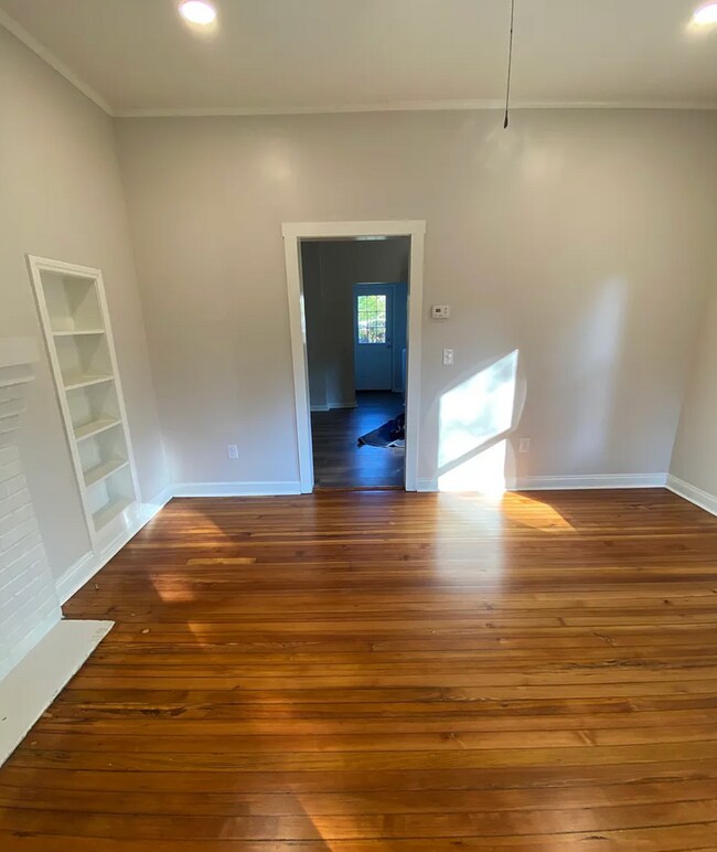 Foto del edificio - Renovated 3/1 Available Near Downtown Greenville!