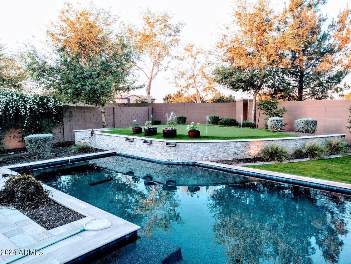 Primary Photo - 5494 S Mingus Pl