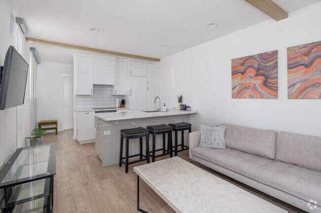 Interior Photo - 211 12th St