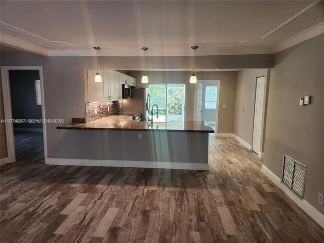 Photo - 107 18th Ave S House