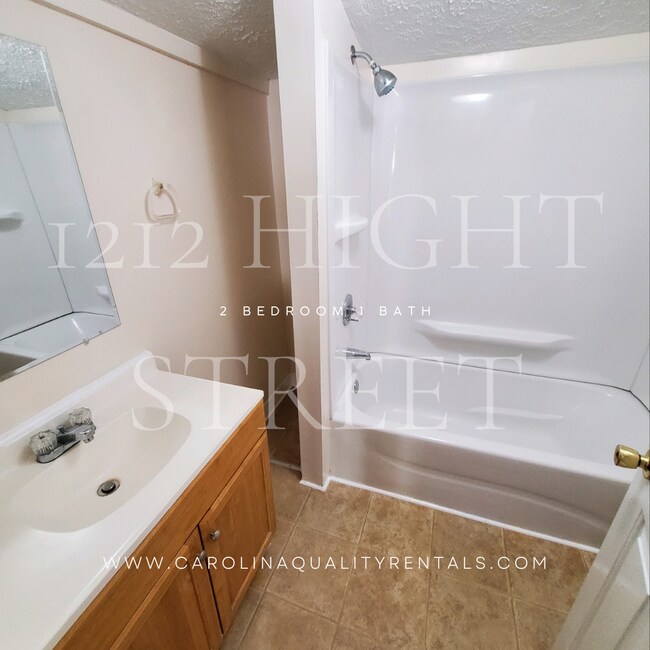 Foto del edificio - 2 bedroom 1 bath house