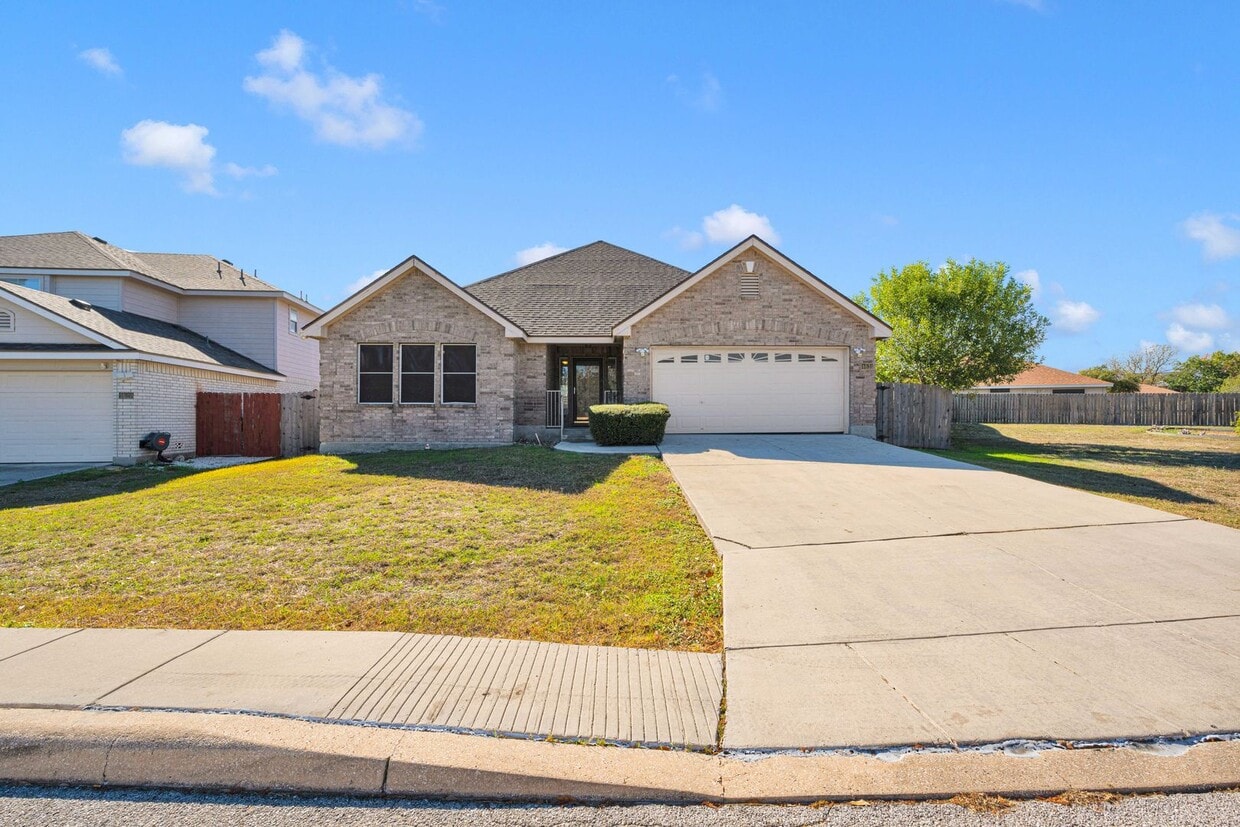 Primary Photo - Charming 4-Bedroom Home in a Gated Community- Near Randolph AFB and JB Ft Sam Houston!
