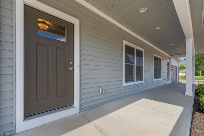 Foto del edificio - 25790 Center Ridge Rd