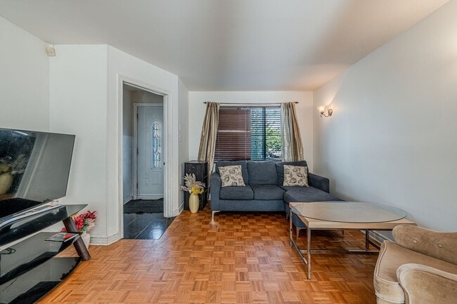Building Photo - 259 Rue Jean-Chauvin