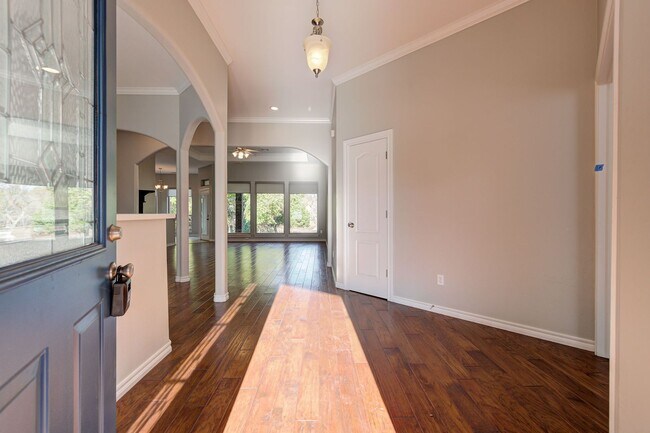 Foto del edificio - Remodeled 3BD/3BTH Home In  Cedar Pointe G...