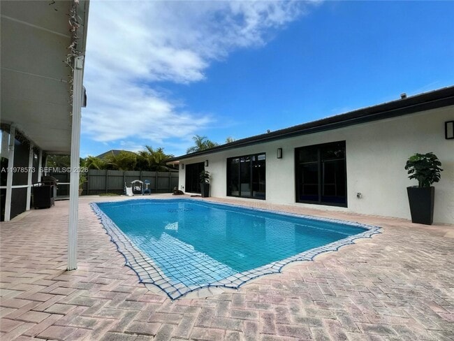 Foto del edificio - 11104 SW 139th Ct