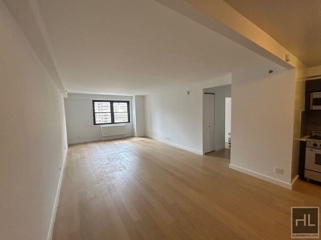 Building Photo - East 39th Street