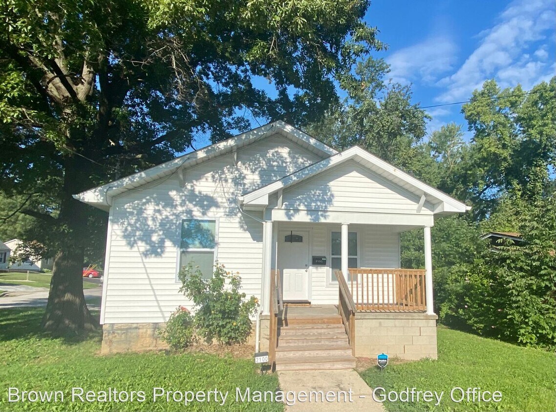2 br, 1 bath House 2100 Orchard House Rental in Alton, IL