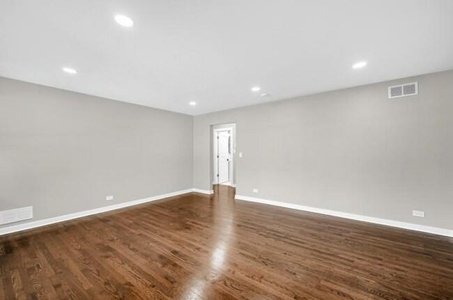 Foto del edificio - 11018 S Keeler Ave