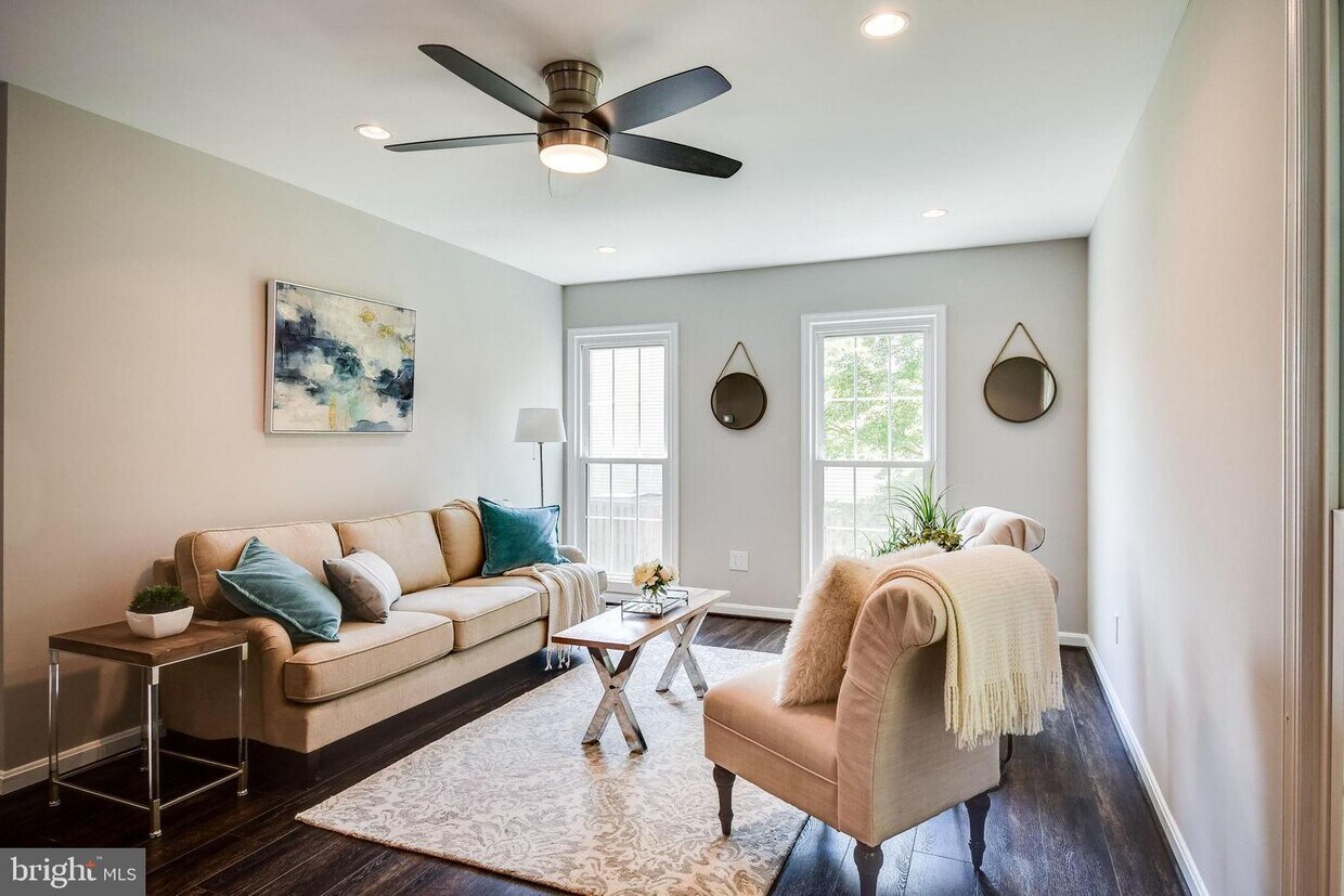 Foto principal - 5415 Helm Ct