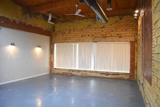 Building Photo - 1401 Avenue J