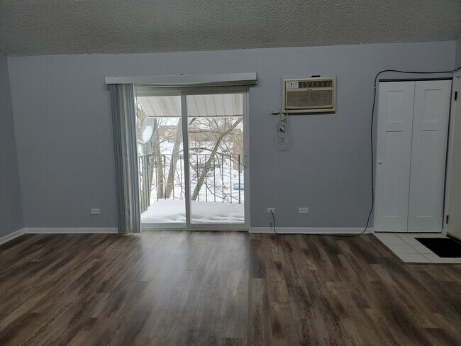 Building Photo - 1033 Kuhn Rd