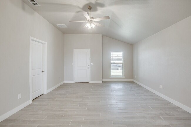 Foto del edificio - Like-new home in Bell Farms available for June move-in!