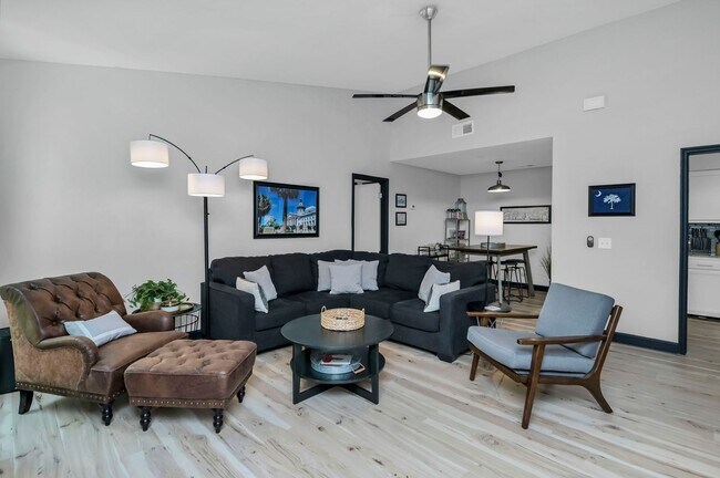 Foto del edificio - Updated 2BR/2BA Gem Minutes from Downtown Columbia!